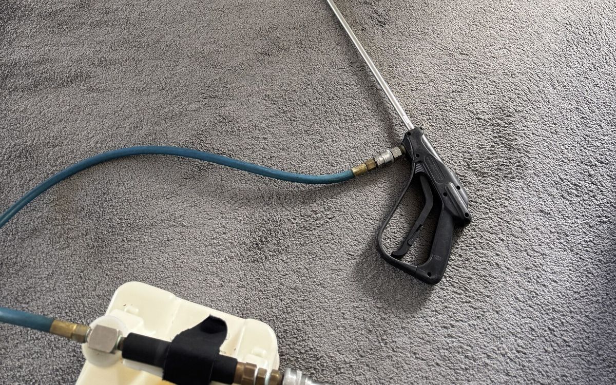 Steam Cleaning vs Dry Cleaning – What’s the Difference?