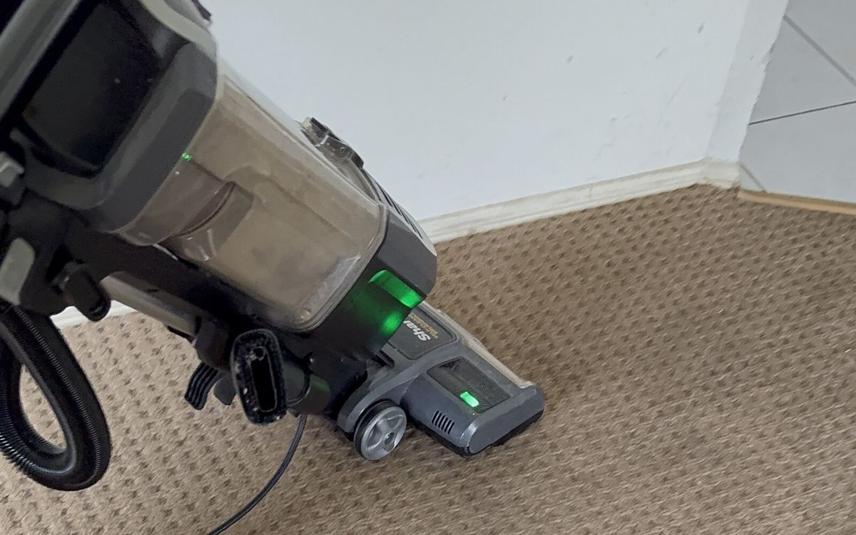 Why Gold Coast Carpets Keep Re-Staining